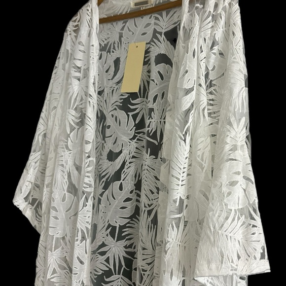 AMBER SKIES Elegant White Lace Kimono Tropical Leaf Design Resort Sz m - Picture 8 of 13